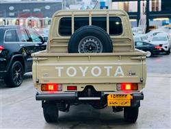 تۆیۆتا لاند کرۆزەر ٧٠ پیکاپ
